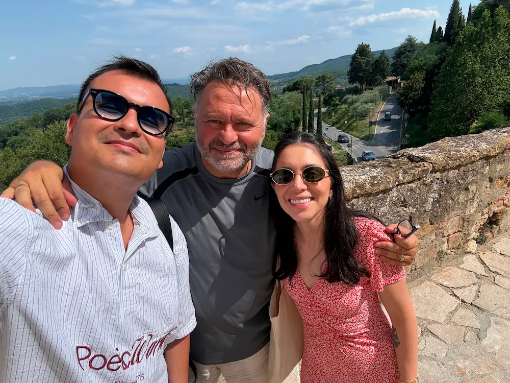 Fabrizio with guests during a private custom tour in the Tuscan countryside