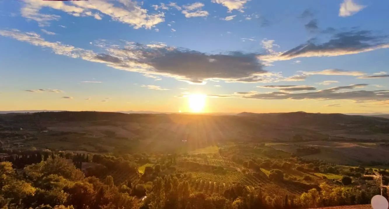 Sunset over the Tuscan countryside from Montepulciano during Fabrizio’s Ultimate Tuscan Tour