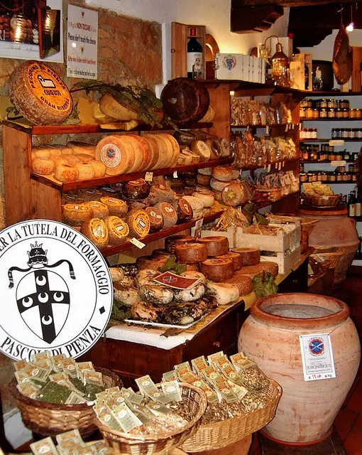 pecorino cheese shop pienza tuscany